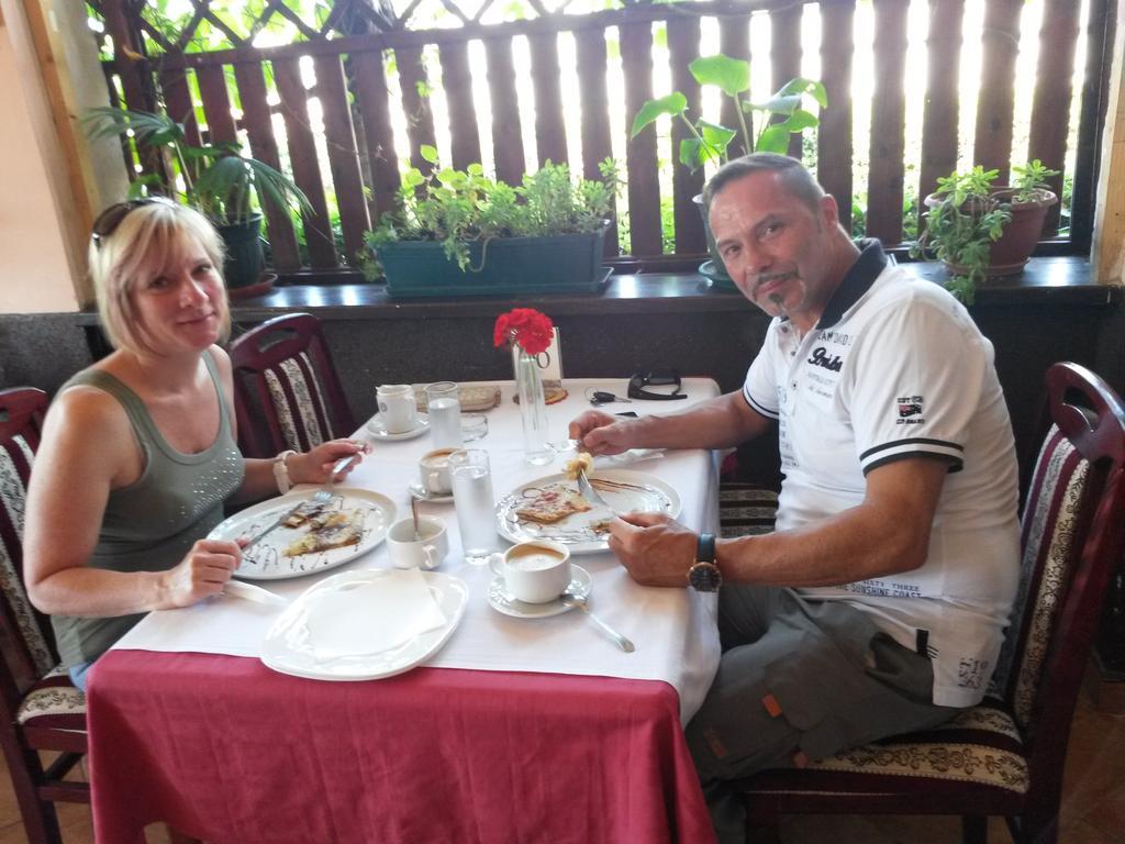 Bed & Breakfast La Fontana เมดูลิน ภายนอก รูปภาพ