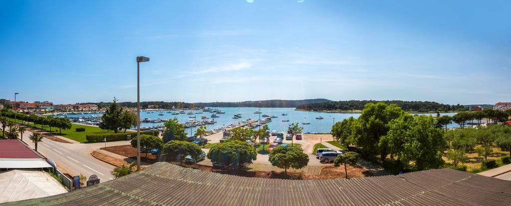 Bed & Breakfast La Fontana เมดูลิน ภายนอก รูปภาพ